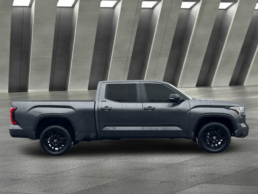 Used 2025 Toyota Tundra Limited AWD/4WD image 2