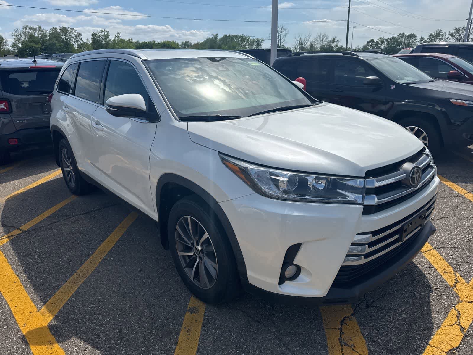 Used 2019 Toyota Highlander AWD V6 image 10