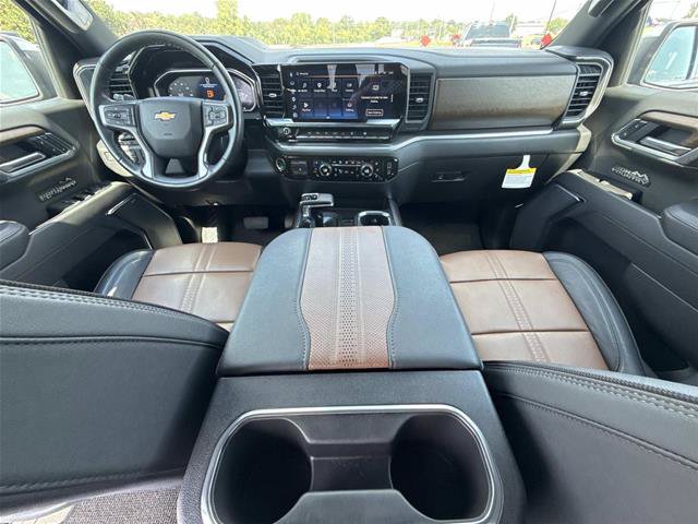 Used 2026 Chevrolet Silverado 1500 High Country w/ Technology Package AWD/4WD image 16