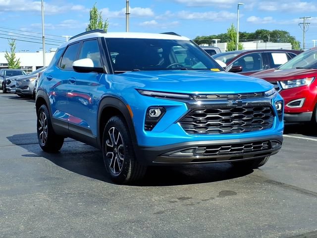 Used 2025 Chevrolet TrailBlazer ACTIV w/ Driver Confidence Package AWD/4WD image 3