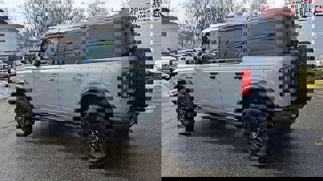 Certified 2024 Ford Bronco Black Diamond image 3