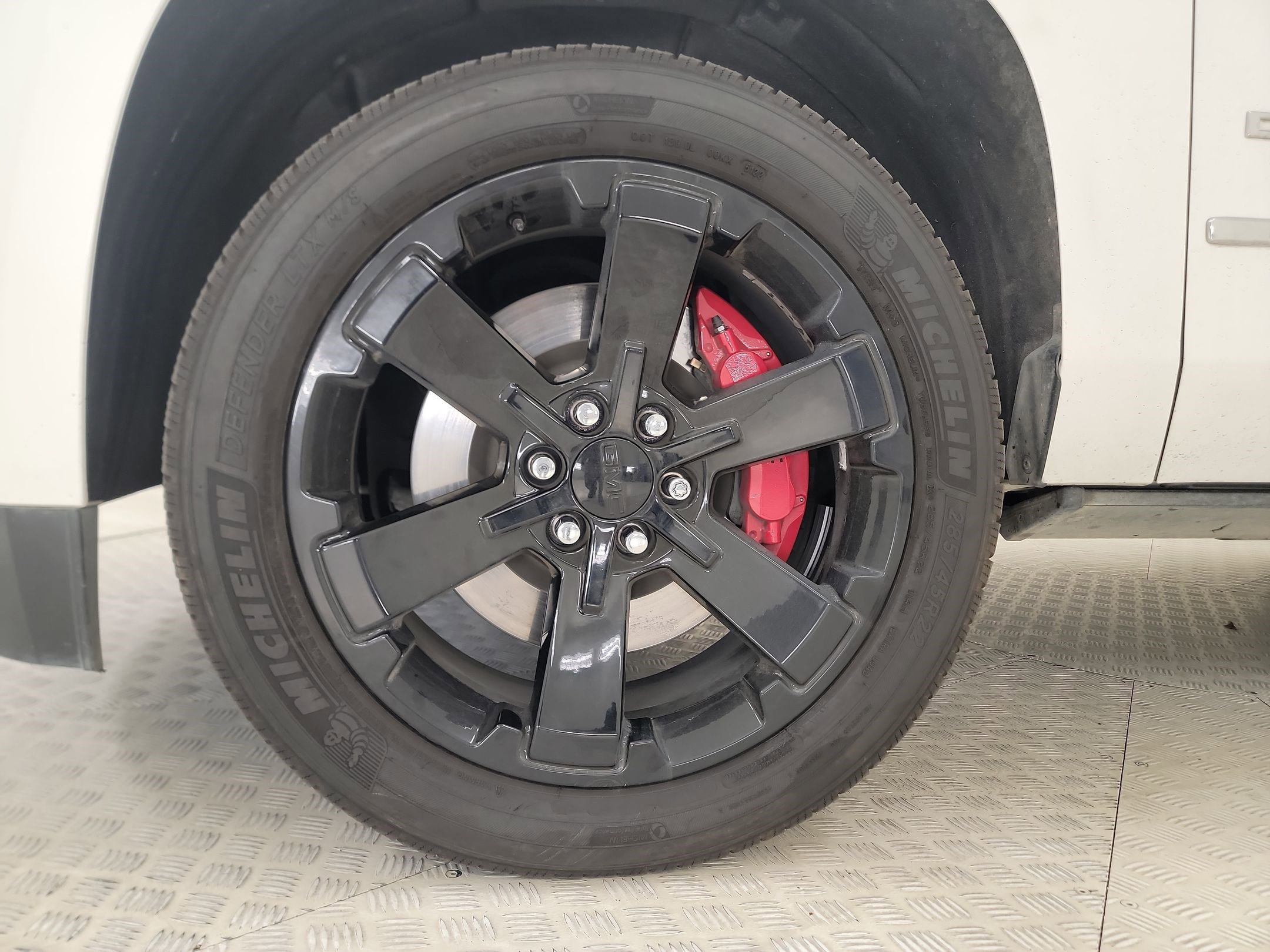 Used 2017 GMC Yukon Denali w/ Open Road Package RWD image 10