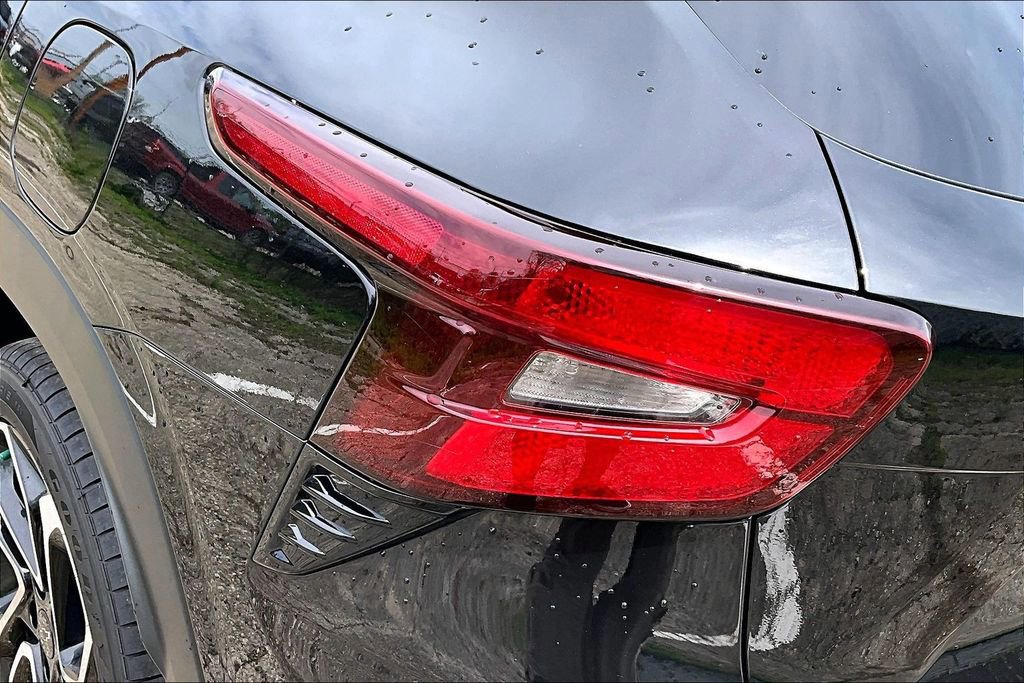 Used 2024 Chevrolet Trax RS w/ Driver Confidence Package FWD image 30