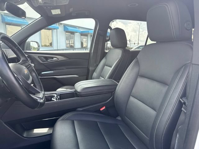 Used 2025 Chevrolet Traverse LT FWD image 9