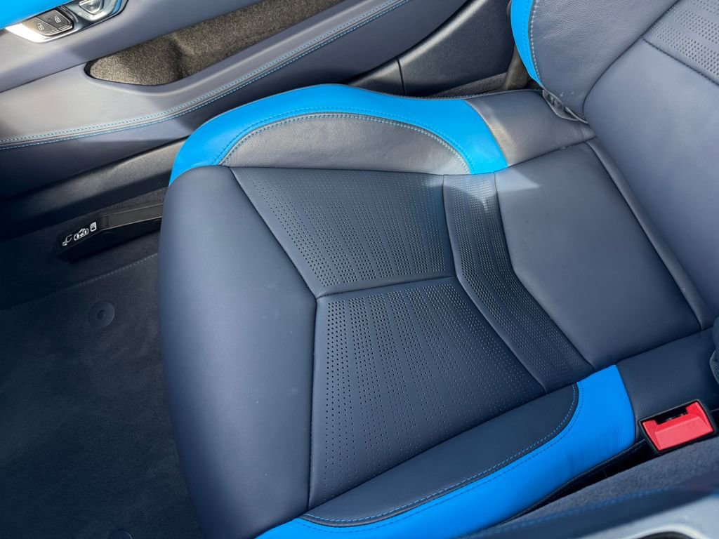 Used 2021 Chevrolet Corvette Stingray Premium Conv w/ Z51 Performance Package image 12