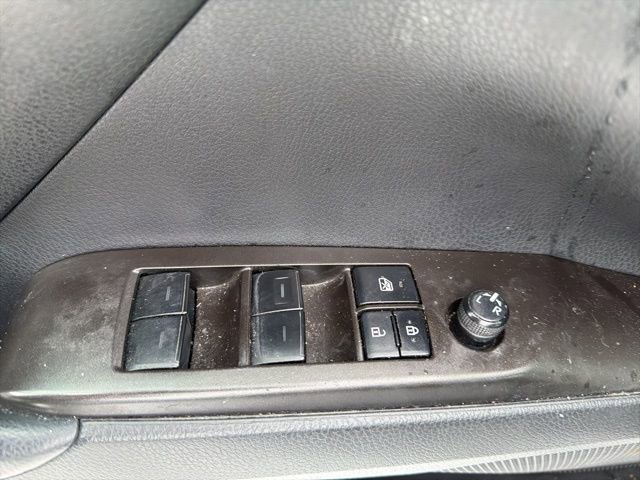 Used 2023 Toyota Camry SE image 17