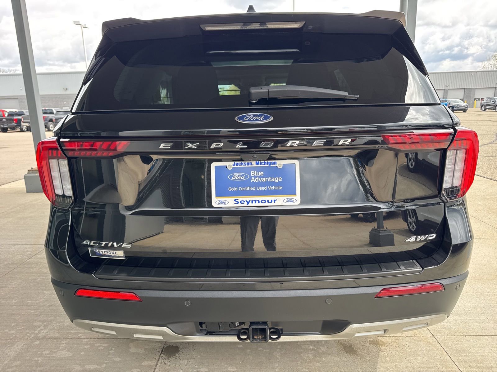 Certified 2025 Ford Explorer Active w/ Active Comfort Package AWD/4WD image 6
