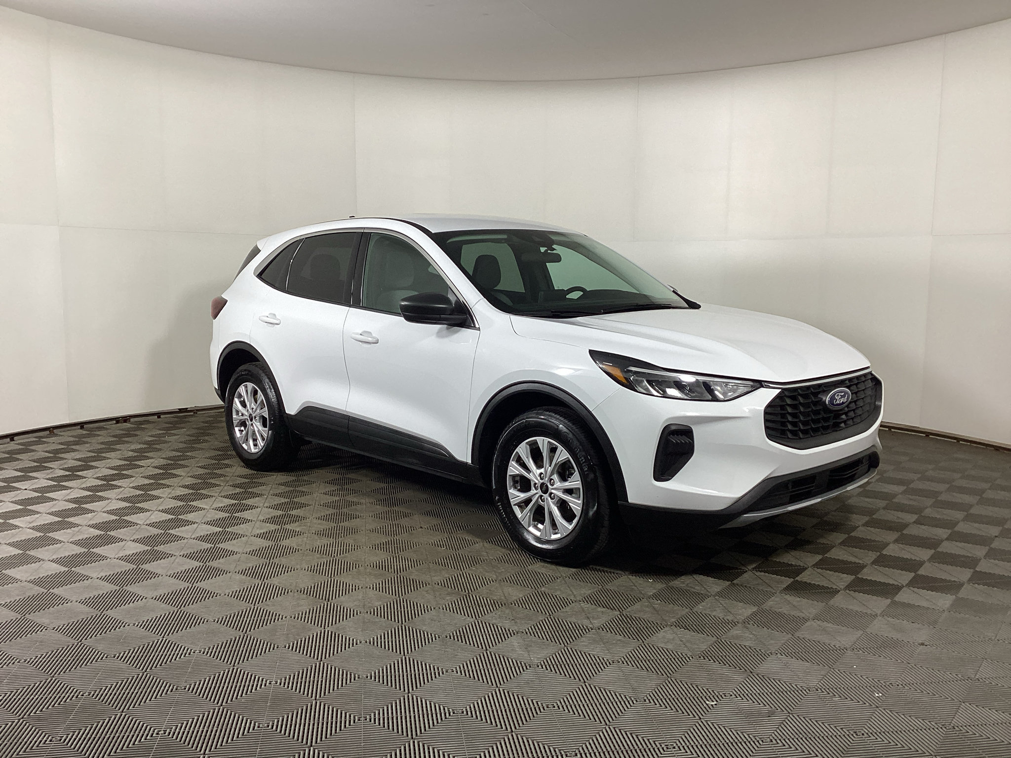 Certified 2024 Ford Escape Active AWD/4WD image 1