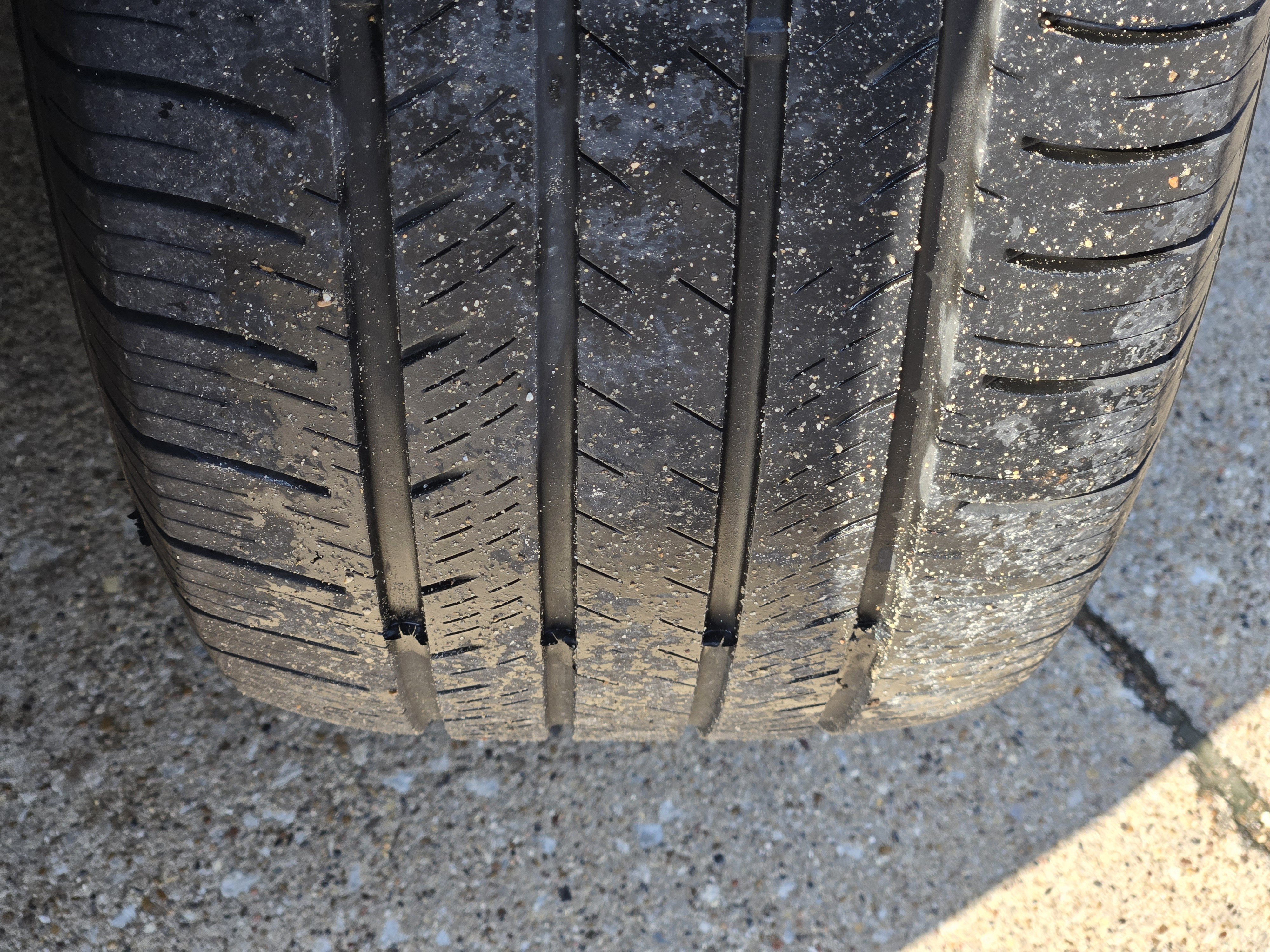 Certified 2023 Ford Explorer XLT RWD image 11