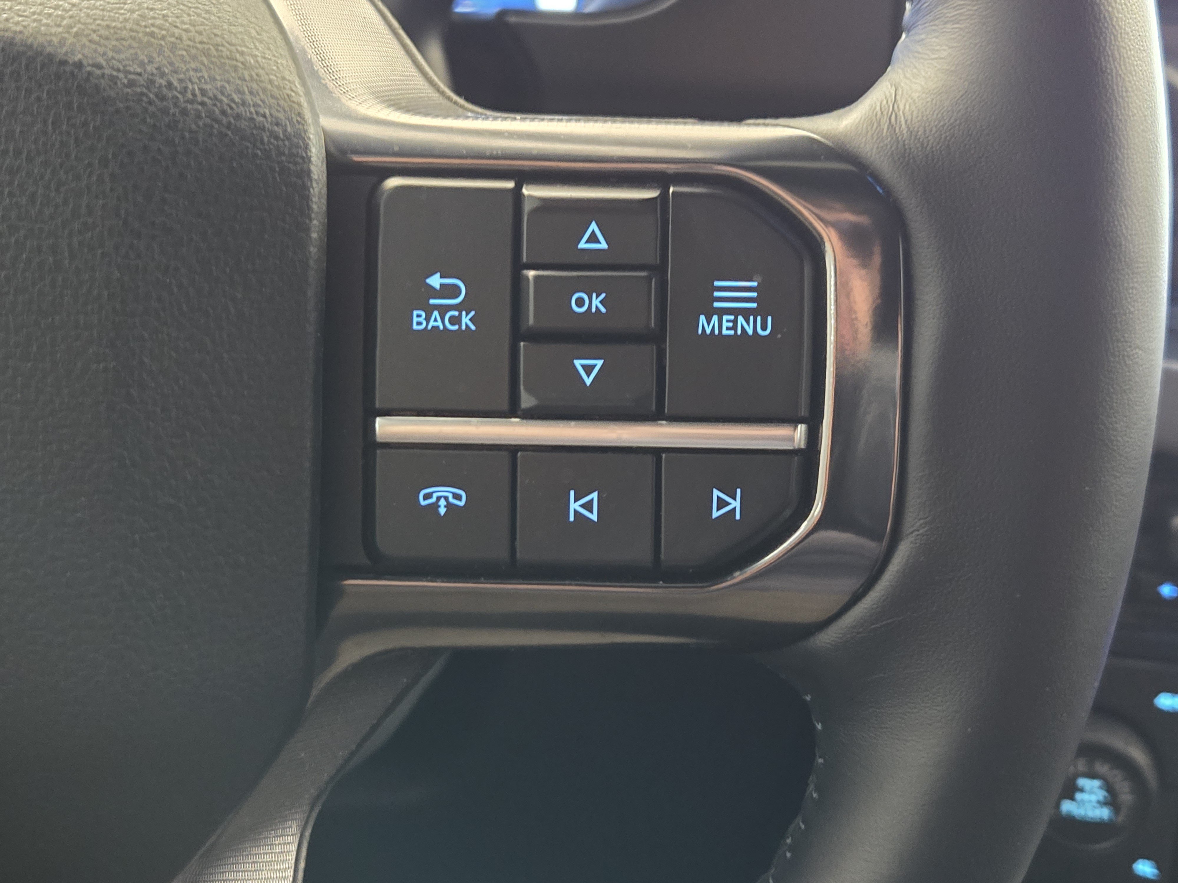 Certified 2025 Ford F250 Platinum w/ Tremor Off-Road Package AWD/4WD image 27