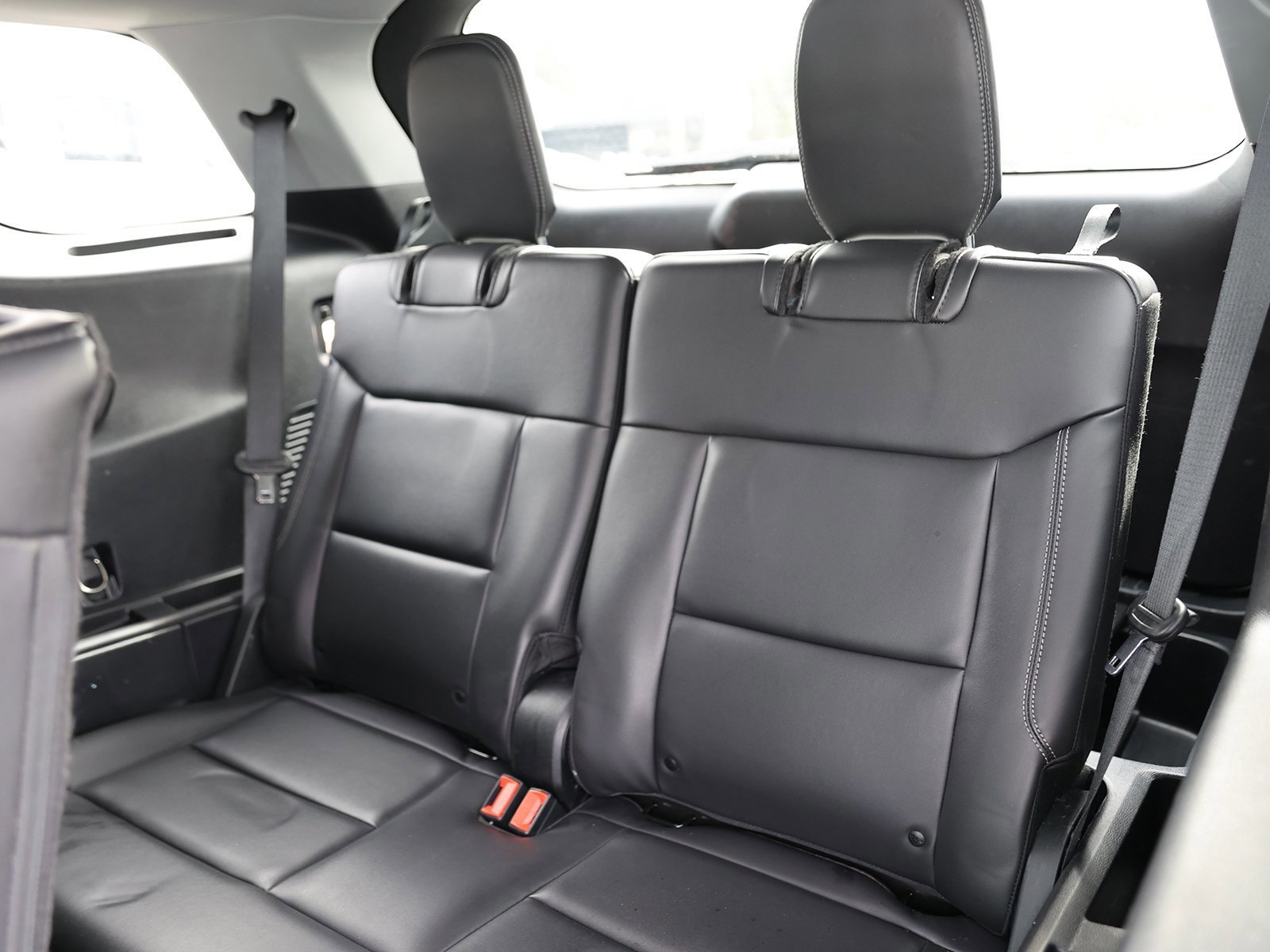 Certified 2022 Ford Explorer XLT w/ Equipment Group 202A image 25