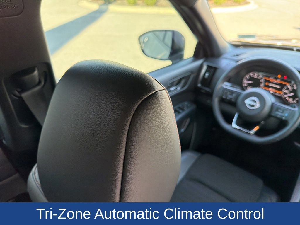 Used 2025 Nissan Pathfinder Rock Creek image 17