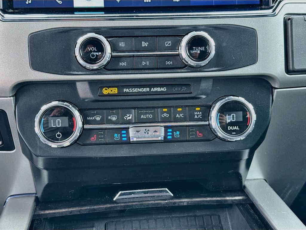 Certified 2022 Ford F250 Lariat w/ Black Appearance Package AWD/4WD image 16