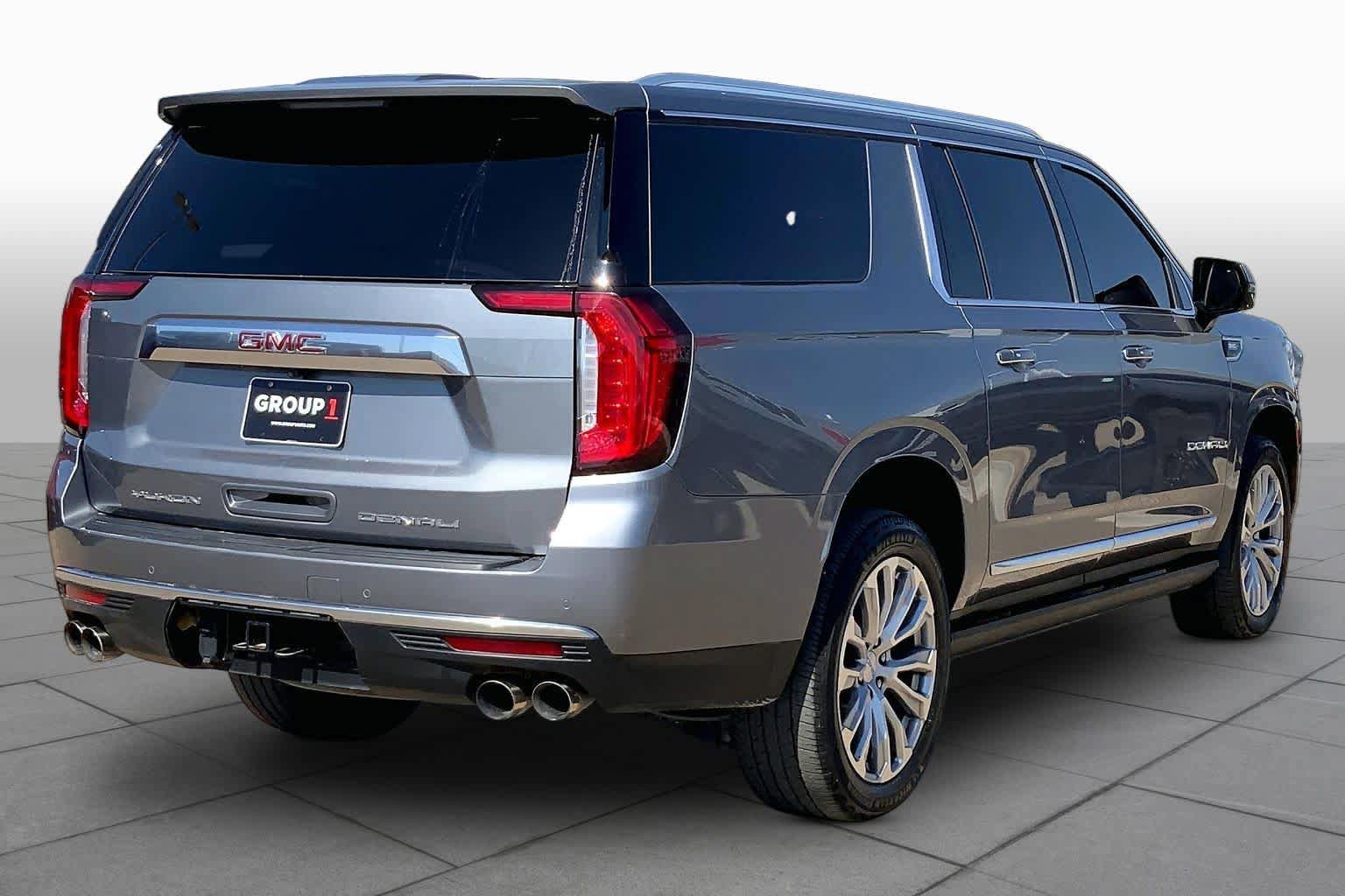 Used 2022 GMC Yukon XL Denali AWD/4WD image 13