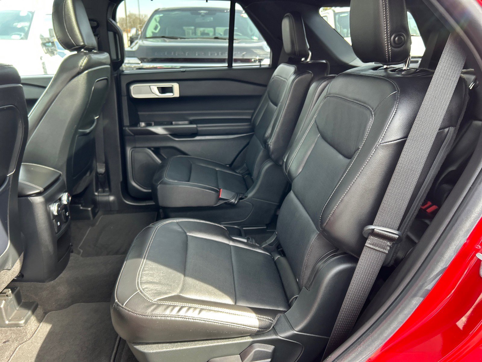 Certified 2020 Ford Explorer Limited w/ Class III Trailer Tow Package image 11