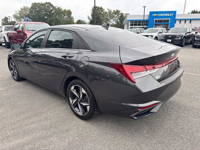 Used 2022 Hyundai Elantra Limited w/ Cargo Package FWD image 7