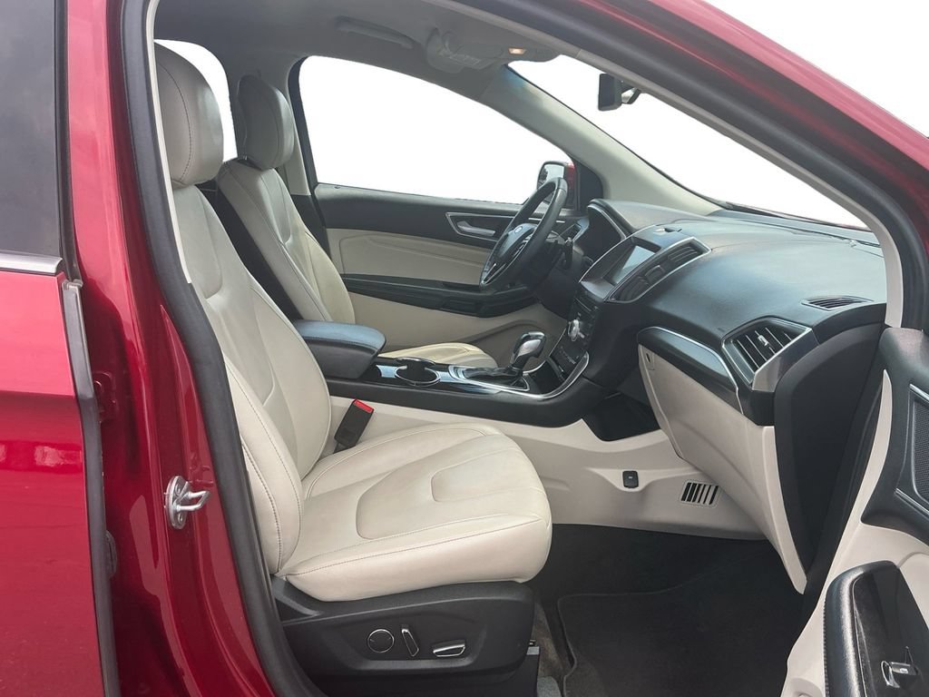 Certified 2018 Ford Edge Titanium w/ Technology Package FWD image 22