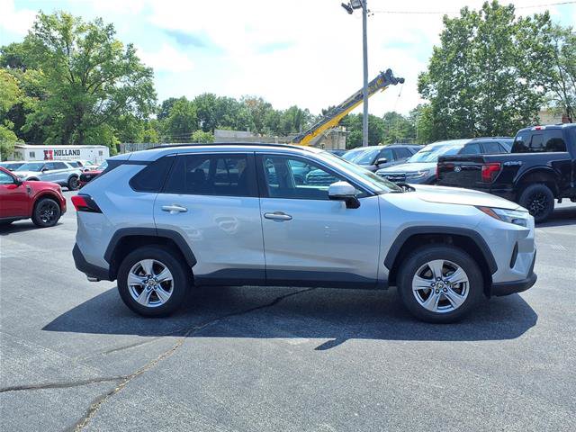 Used 2025 Toyota RAV4 XLE AWD/4WD image 23