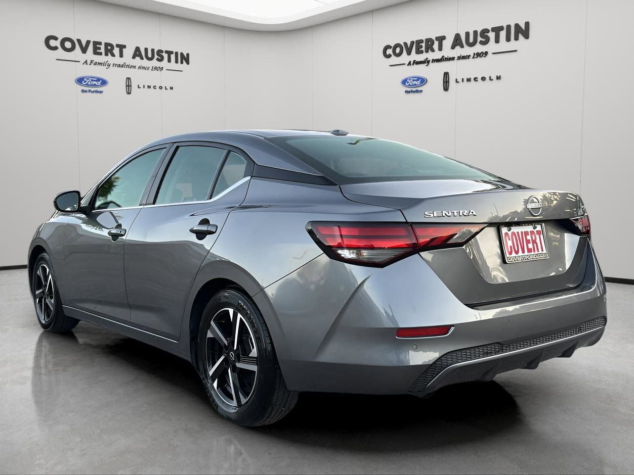 Used 2024 Nissan Sentra SV image 3