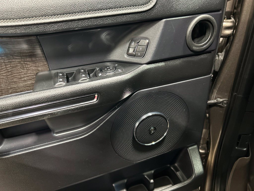 Certified 2019 Ford Expedition Limited w/ Equipment Group 301A AWD/4WD image 10