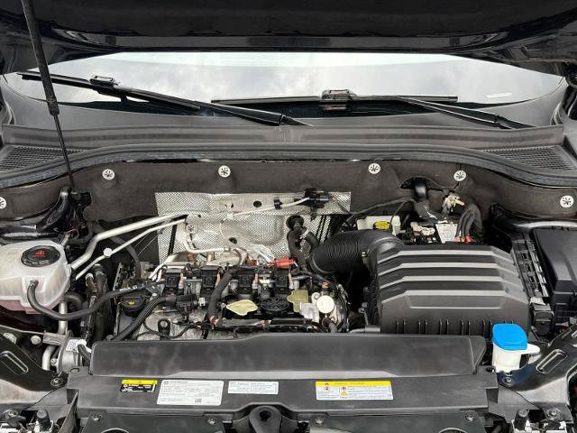 Used 2024 Volkswagen Atlas Cross Sport SE AWD/4WD image 15