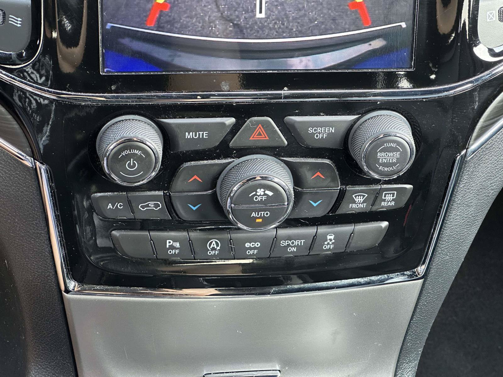 Used 2020 Jeep Grand Cherokee Limited AWD/4WD image 19