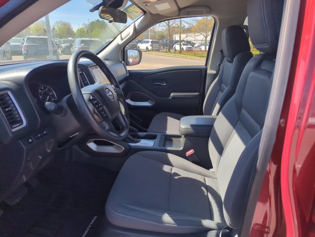 Used 2024 Nissan Frontier SV w/ Technology Package image 16