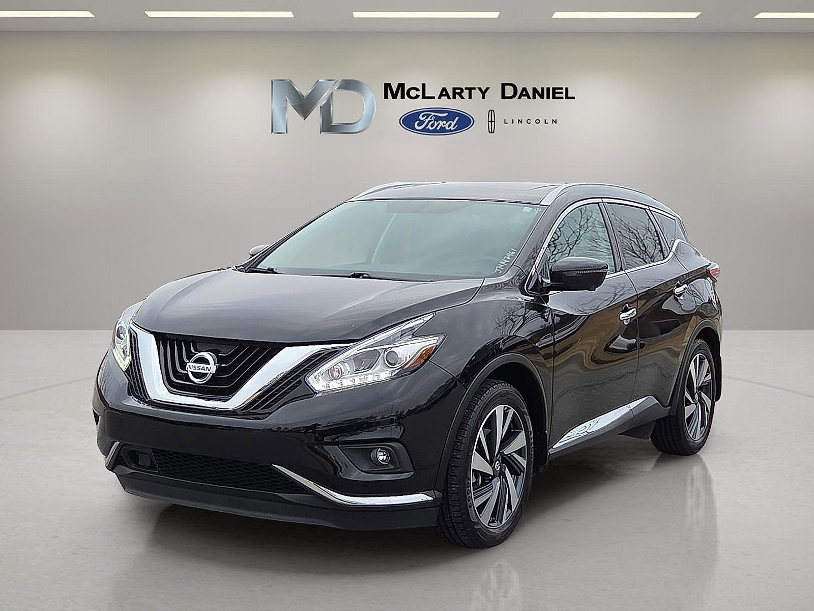 Used 2018 Nissan Murano Platinum image 2