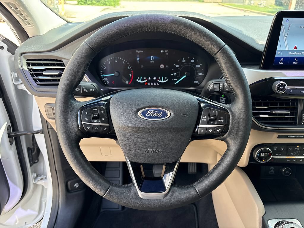 Certified 2021 Ford Escape SEL FWD image 17