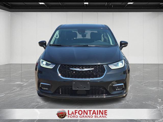 Used 2023 Chrysler Pacifica Touring-L FWD image 8