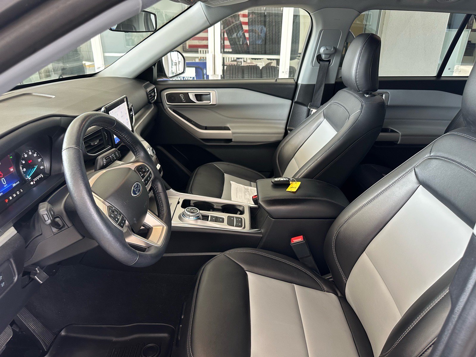 Certified 2022 Ford Explorer XLT w/ Equipment Group 202A RWD image 14