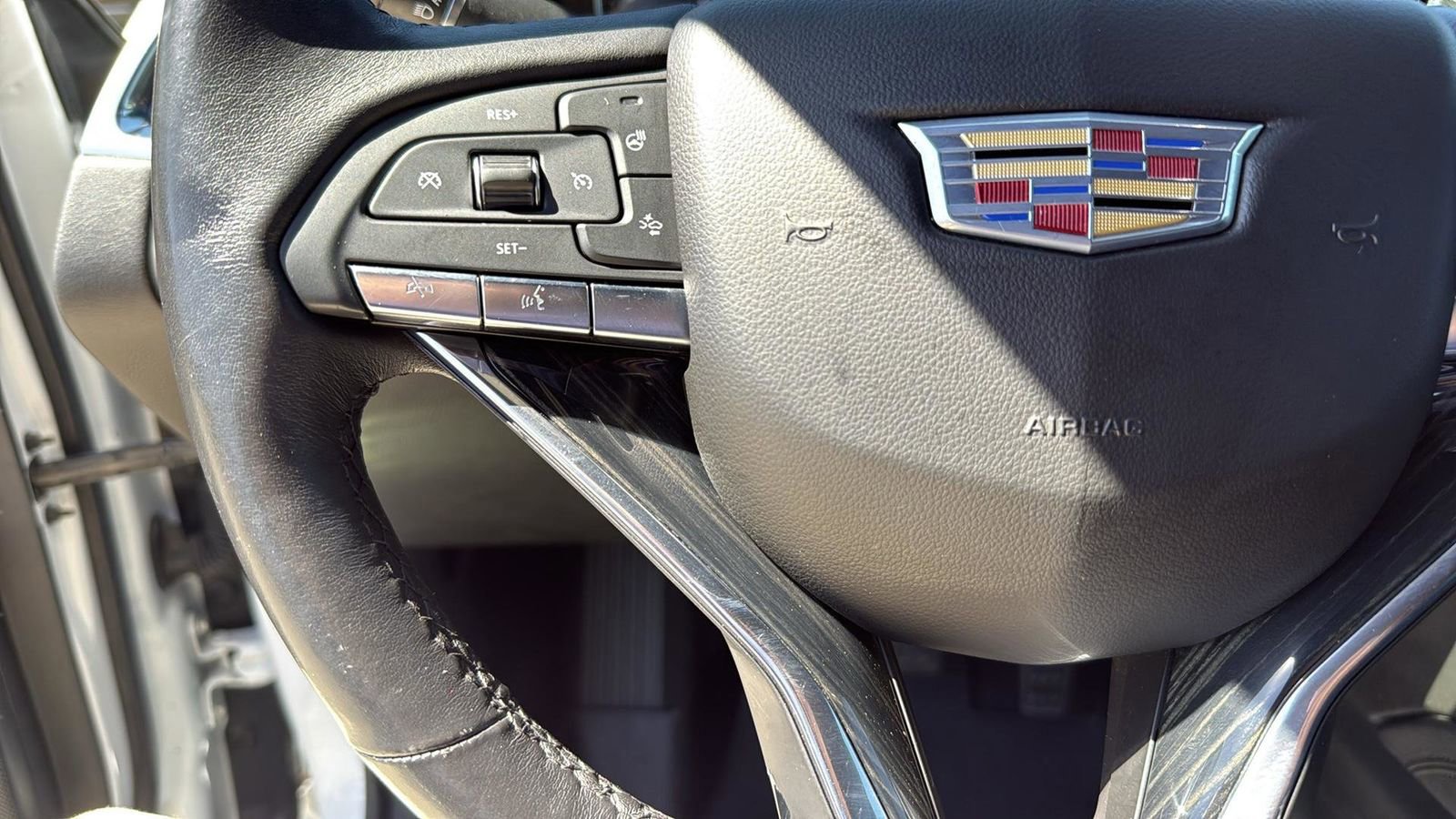 Used 2021 Cadillac XT6 Premium Luxury image 15