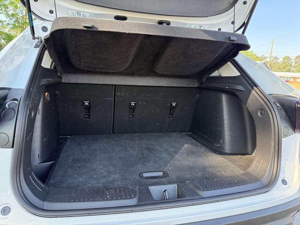 Used 2025 Chevrolet Trax LT FWD image 19