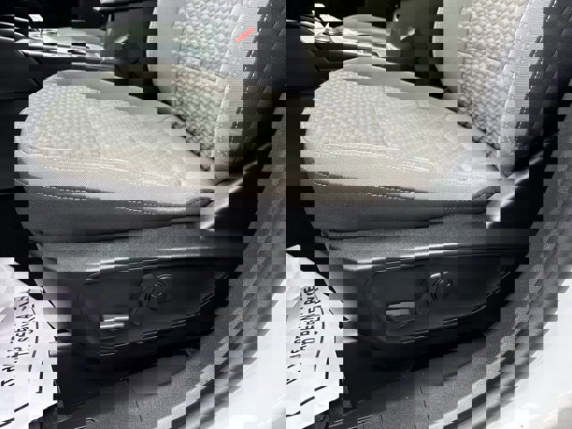 Certified 2022 Ford Escape SE w/ Cold Weather Package image 5