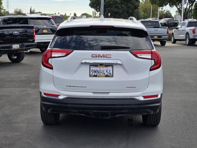Used 2024 GMC Terrain SLT AWD/4WD image 5