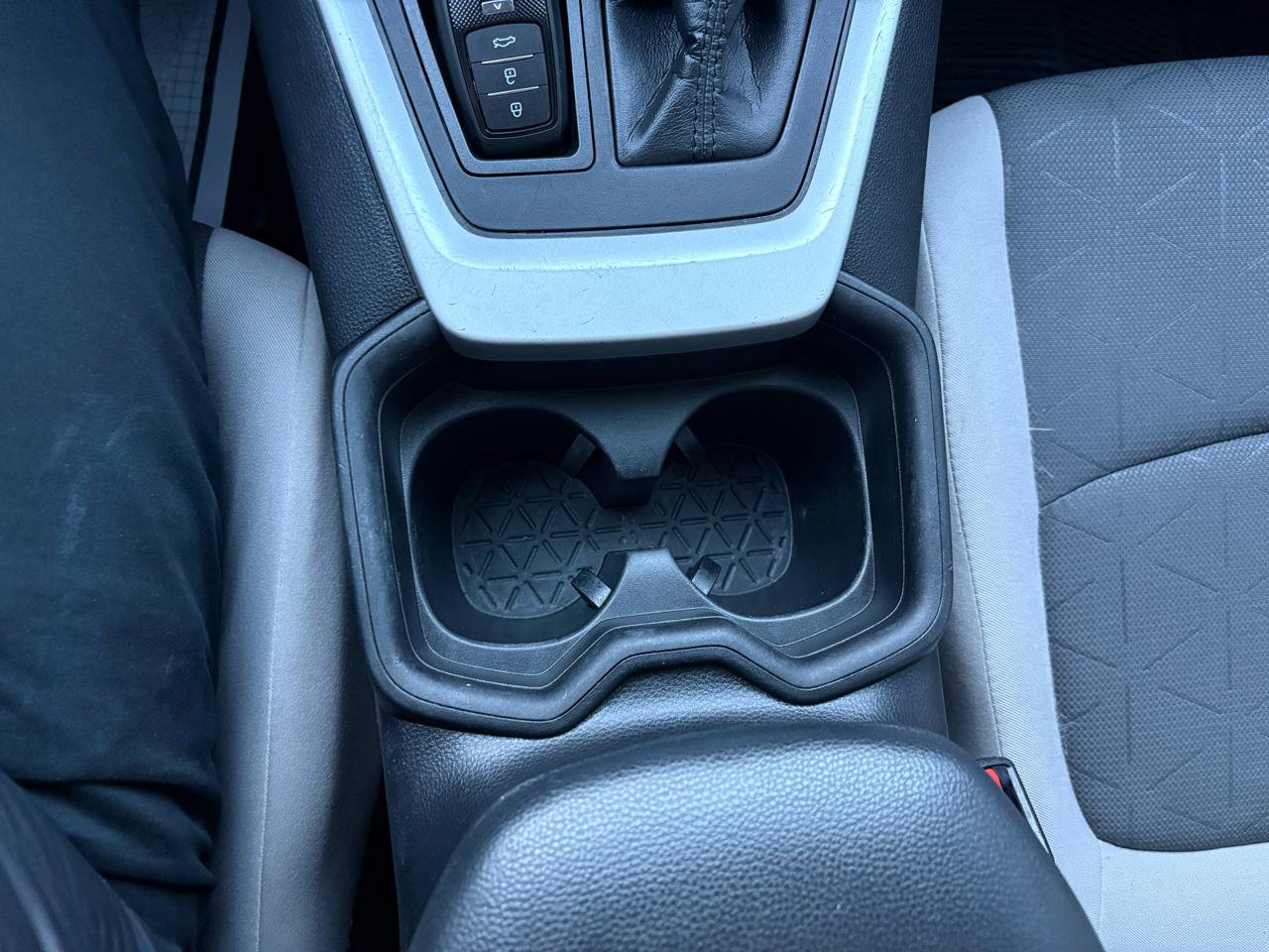 Used 2021 Toyota RAV4 XLE FWD image 25