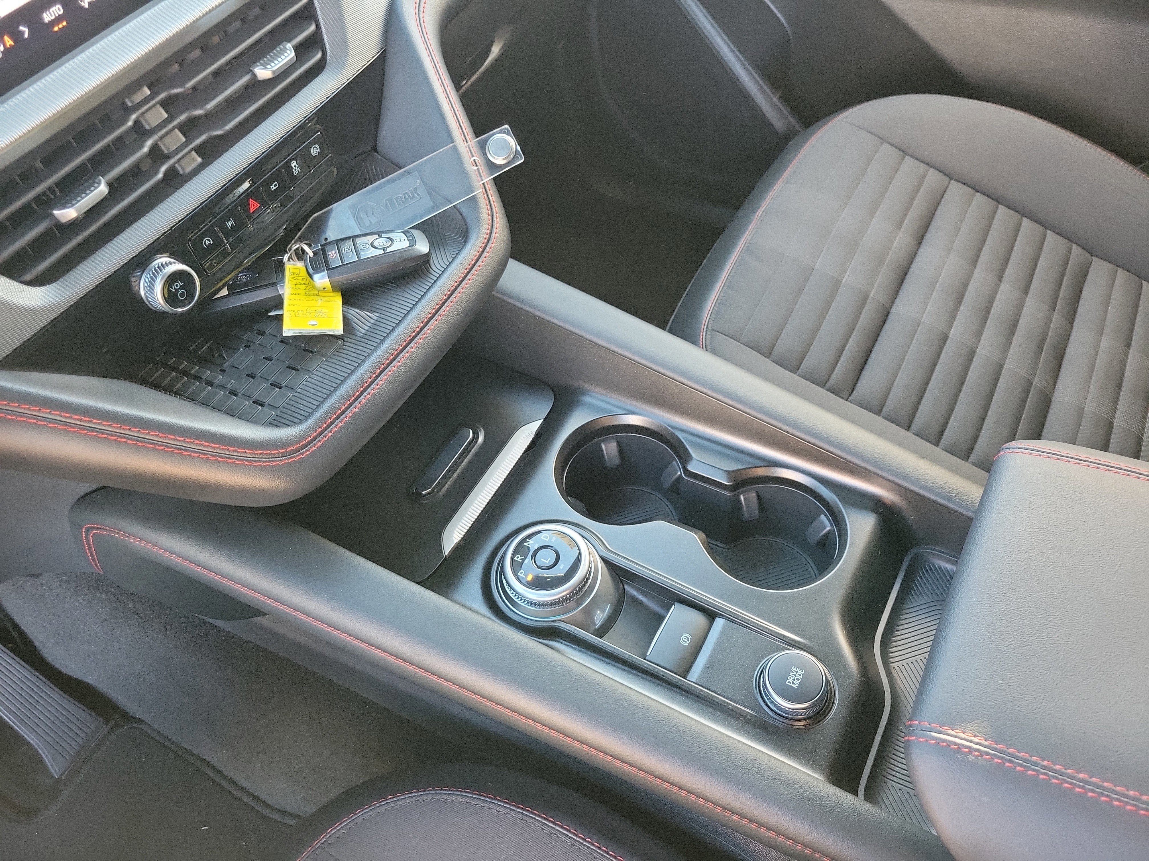 Certified 2025 Ford Explorer ST-Line w/ Premium Package image 9