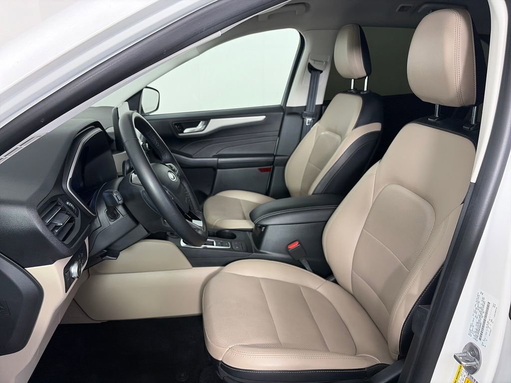 Certified 2021 Ford Escape SEL w/ Technology Package AWD/4WD image 11