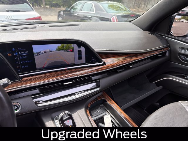 Used 2024 Cadillac Escalade ESV Premium Luxury w/ Performance Package AWD/4WD image 18