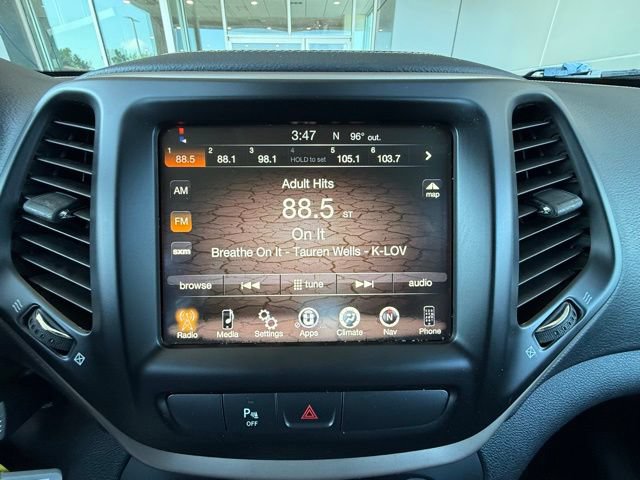 Used 2017 Jeep Cherokee Latitude w/ Safety/Convenience Group FWD image 33