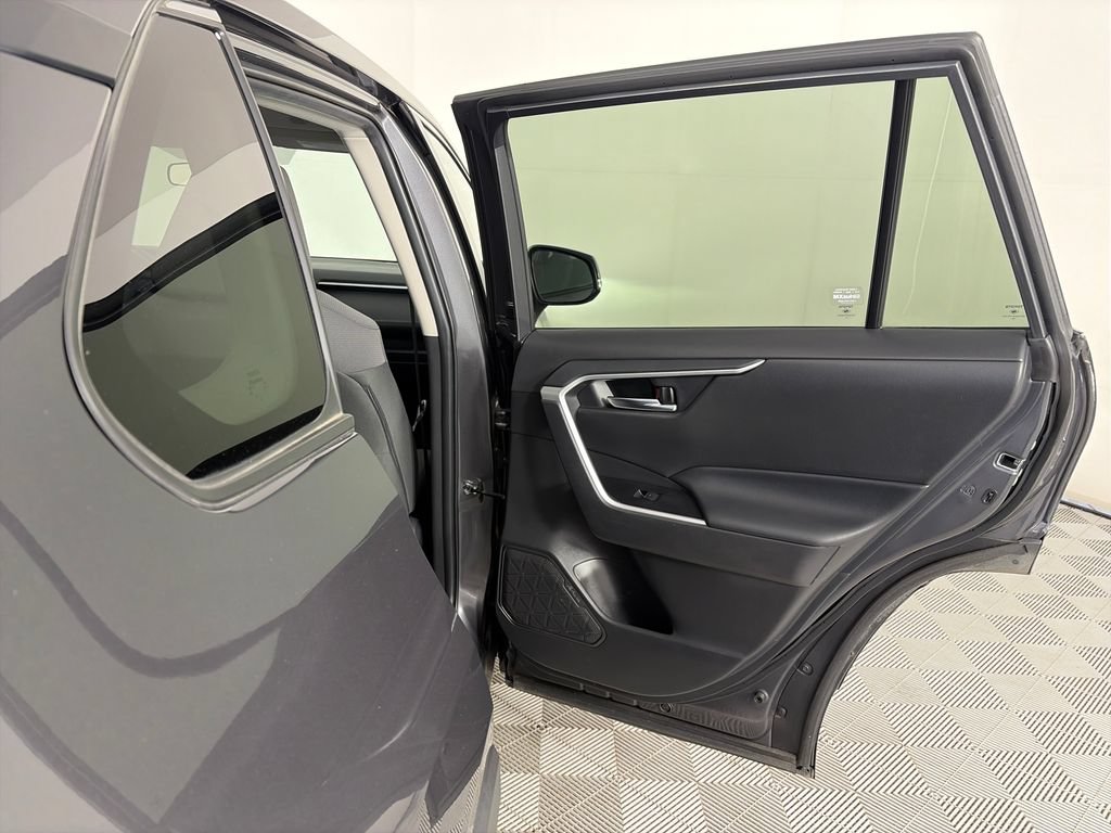 Used 2024 Toyota RAV4 XLE AWD/4WD image 25