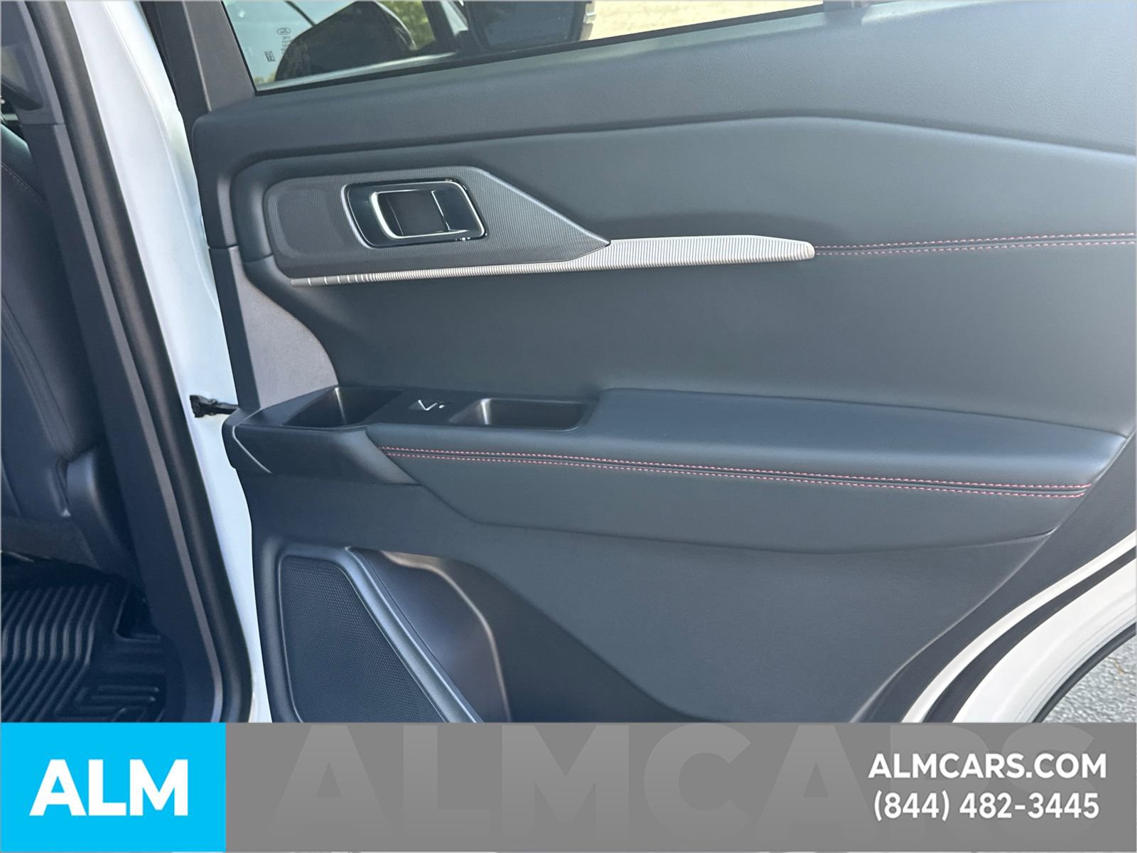 Certified 2025 Ford Explorer ST image 37