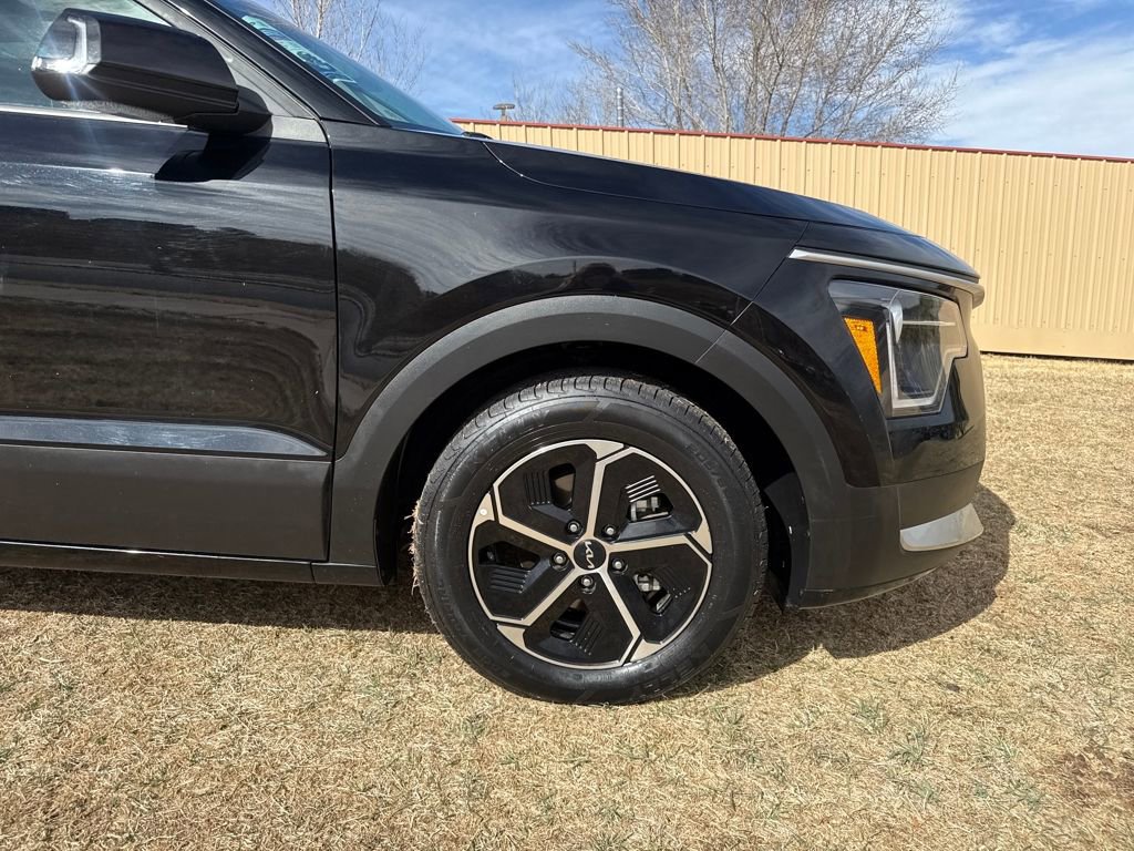 Used 2023 Kia Niro EX image 31