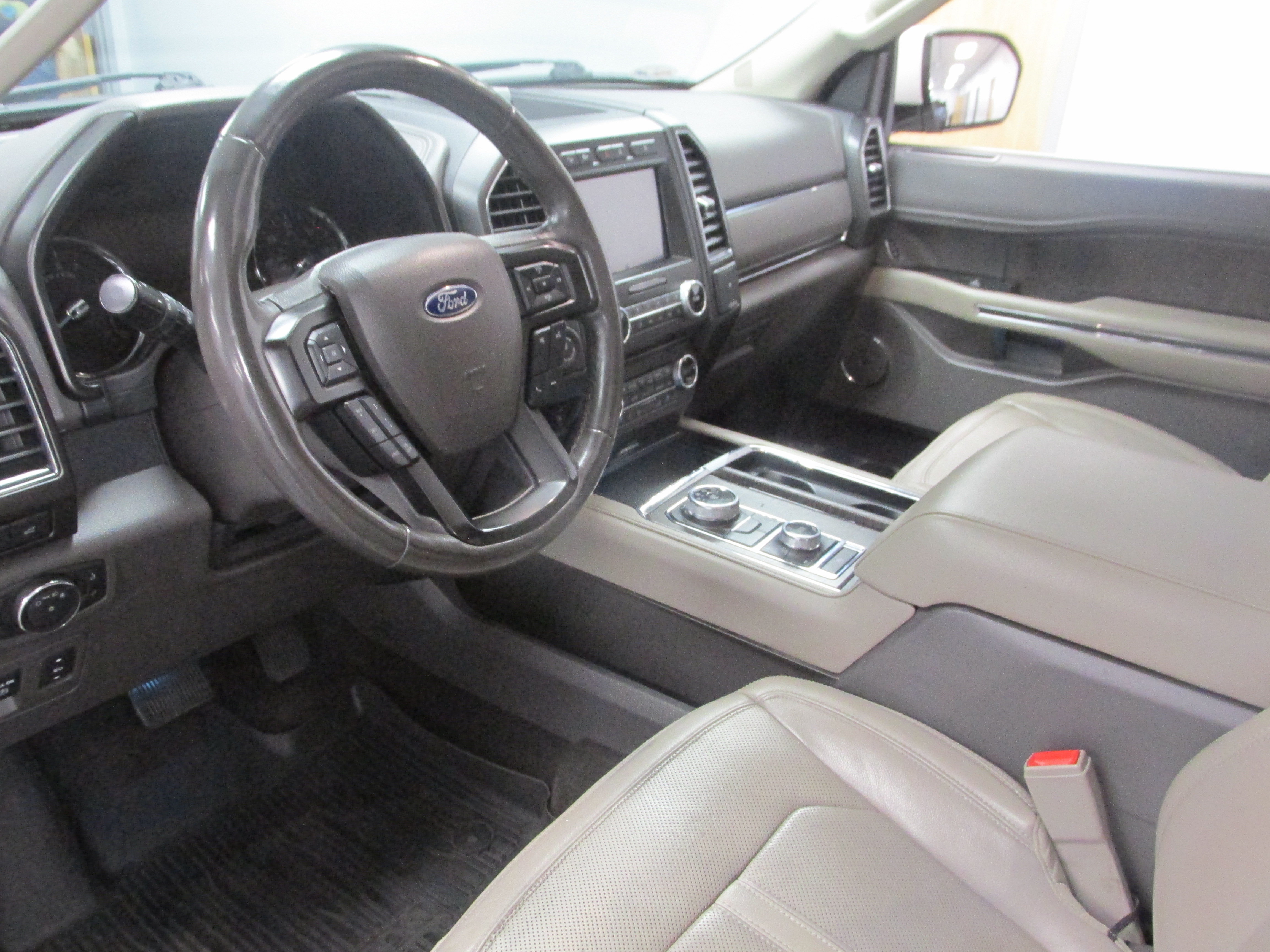 Certified 2018 Ford Expedition Limited w/ Equipment Group 301A AWD/4WD image 28