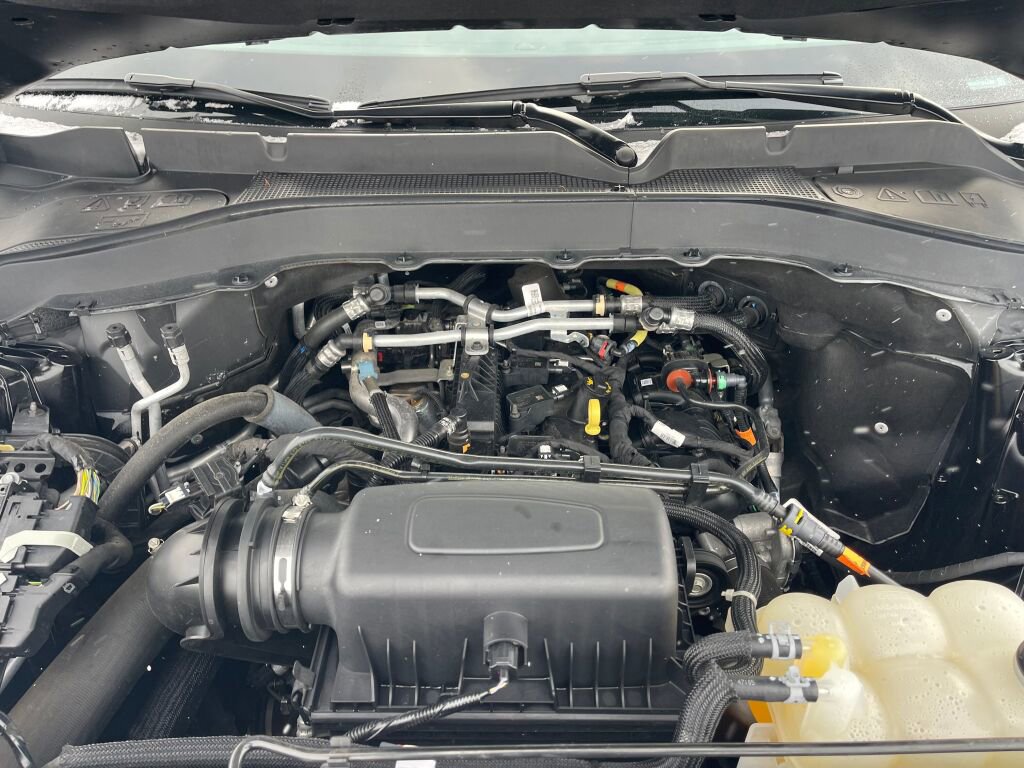 Certified 2022 Ford Explorer XLT w/ Equipment Group 202A image 30