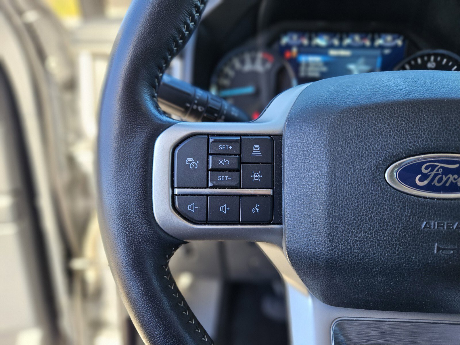 Certified 2023 Ford Expedition XLT image 28