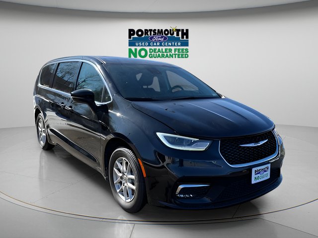 Used 2024 Chrysler Pacifica Touring-L