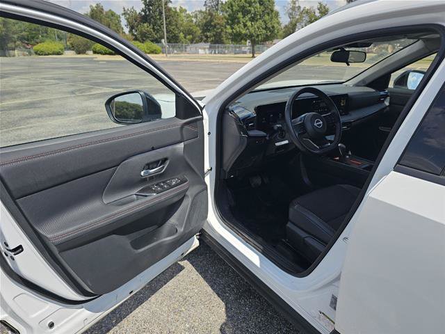 Used 2026 Nissan Kicks SR w/ Cold Weather Package AWD/4WD image 15