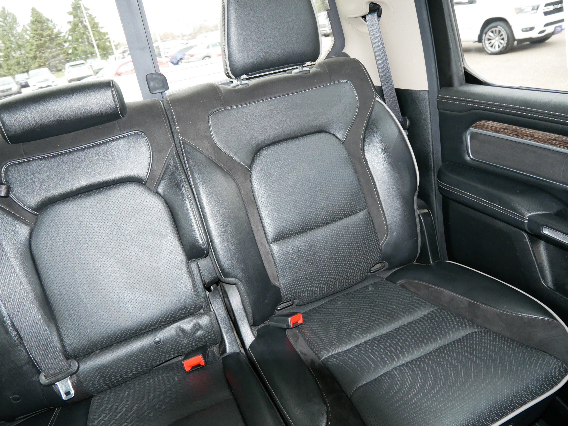 Used 2020 RAM 1500 Laramie AWD/4WD image 14