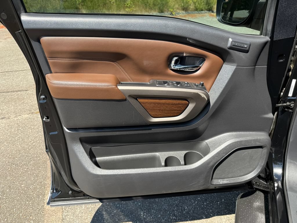 Used 2021 Nissan Titan Platinum Reserve w/ Moonroof Package RWD image 31